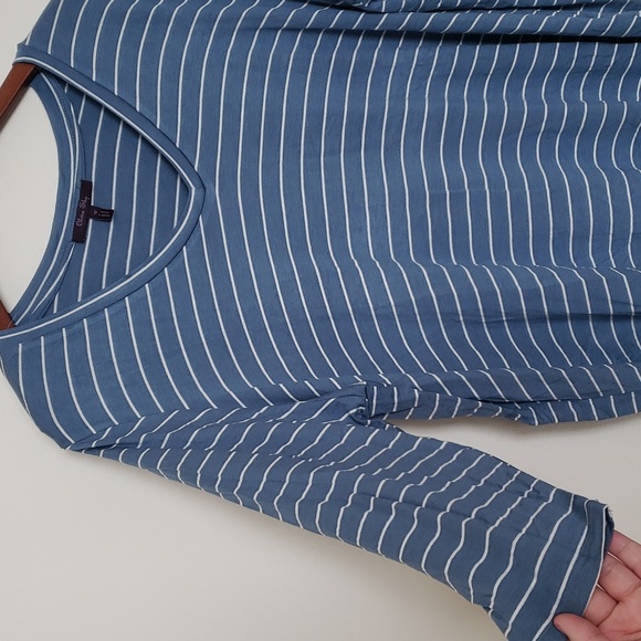 Flowy Stripped Top - Picture 3 of 3